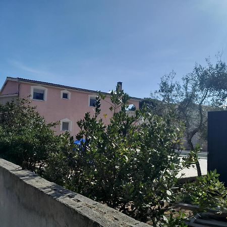 Caliente Apartments Vir A Exterior photo
