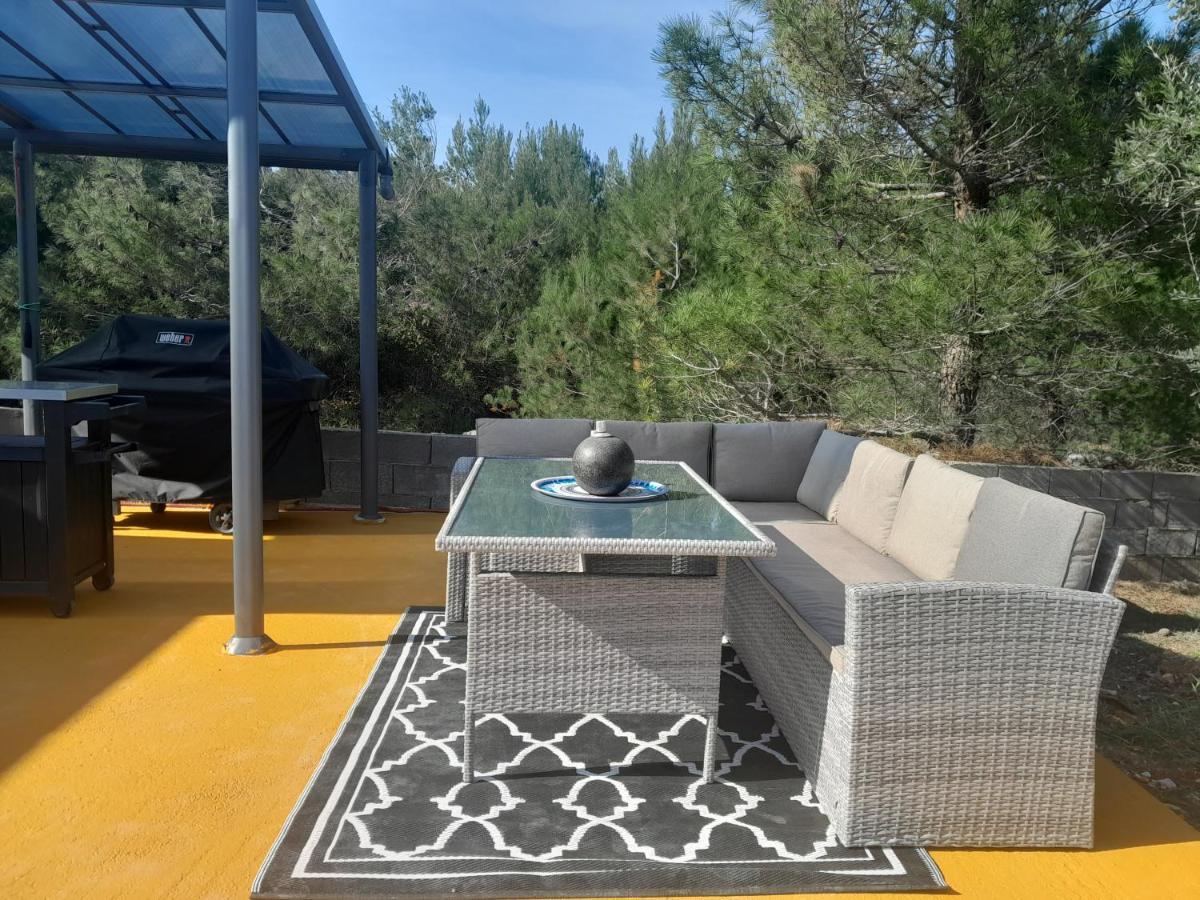 Caliente Apartments Vir A Exterior photo